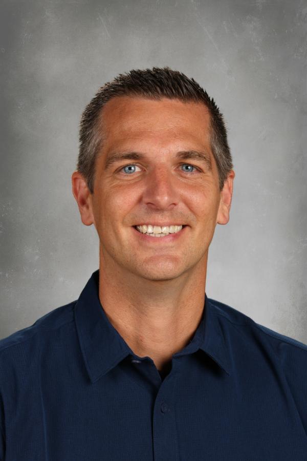 Headshot of Brett Lilly, Executive Director/Lead Pastor at New Life